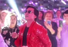 Кайрат Нуртас в красном пиджаке зажег с девушками