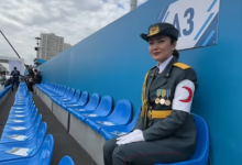 Красивая медик в погонах на параде Победы покоряет Казнет (ВИДЕО)