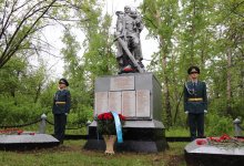 Партия AMANAT провела в Петропавловске памятную акцию ко Дню Победы