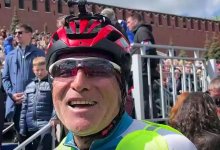 Певец прибыл из Узбекистана на парад в Москву на велосипеде