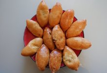 Женщина убила 40 гангстеров, угостив их ядовитыми пирожками на Гаити