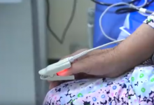 Шарлатан едва не сделал женщину инвалидом в Шымкенте