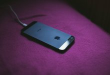 Пауэрбанк взорвался в поезде у пассажира