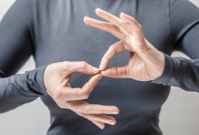 Жестовый язык станет официальным языком в Казахстане