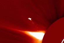 Телескоп заметил "огненную птицу" у Солнца размером с десять Земель