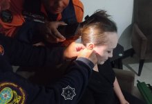 В Атырау женщина вызвала экстренные службы из-за украшения в ухе