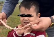 Казахский обряд с кишкой на шее ребенка вызвал споры в соцсетях