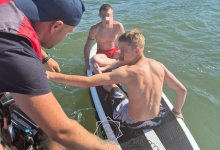 Детей унесло ветром на SUP-борде на Бухтарме в ВКО