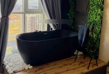 Ванна с видом на город: необычную квартиру сдают в Астане