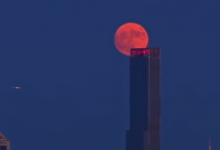 "Клубничная луна" над Астаной: кадры появились в сети