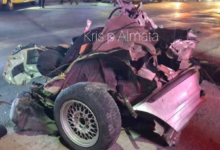 BMW на скорости 200 км/ч врезался в остановку под Алматы, погибли люди