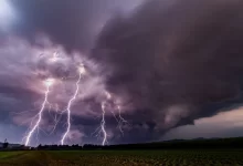 На Казахстан надвигается грозовой фронт