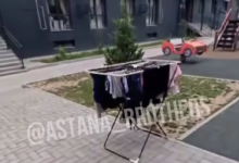 "Аул из него не уехал": жильцы ЖК в Астане возмутились сушкой белья во дворе