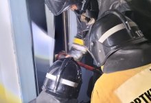 Спасатели вызволили отца и сына из лифта в Кокшетау