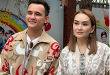 Сын Розы Рымбаевой показал раритет 34-летней давности