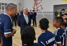 Токаев пообщался с юными спортсменами в Астане