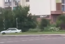 Провокационный вопрос на бегущей строке озадачил жителей ЖК в Астане