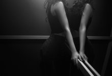 Девушки устроили туалет в лифте жилого комплекса Кокшетау