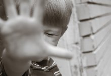 Ребенку сломали руку в детском центре соцуслуг в Костанае