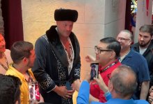 "Цыганского короля" нарядили в чапан в Стамбуле