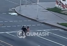 Голый мужчина выбежал на улицу в Астане