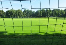 Футбольные ворота упали на мальчика: наказали его родителей