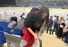 Джей Ло бы гордилась: фанаты убрали стадион после концерта в Астане