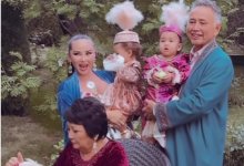 Баян Алагузова провела семейную фотосессию в национальном стиле