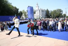 5 тысяч человек спели песни Абая на площади в Алматы