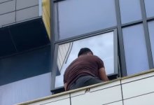 Стало известно имя мужчины, спасшего мальчика после падения с девятого этажа в Астане