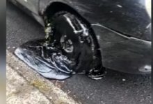 Автомобили увязли в битуме прямо на улице в ВКО