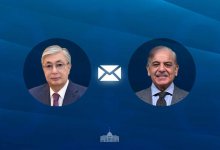 Токаев поздравил премьер-министра Пакистана с Днем независимости