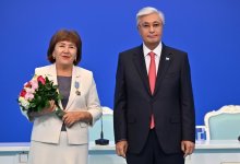 Госнаграды вручили учителям в Астане