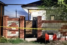 Мужчина нанес удары кухонным тесаком приятелю в Алматинской области