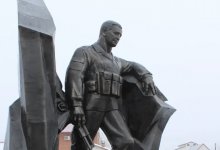 Житель Уральска подает в суд на акимат из-за памятника на своем участке