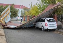 Последствия урагана устраняют в Атырауской области