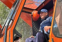 Год рабочих профессий: история машиниста автокрана из Астаны