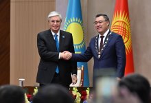 Токаев наградил Садыра Жапарова высшей госнаградой Казахстана