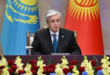 Токаев поблагодарил Жапарова за теплый прием в Бишкеке