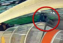 Ha малыша рухнул металлический блок в детском центре в Актау(BИДЕО)