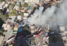 Пожар охватил сразу три дома в Алматы (ВИДЕО)