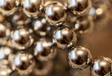 Врачи вытащили из ребенка “змею” из магнитов в Караганде