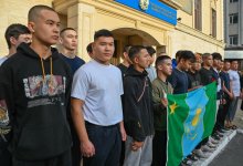 В Астане осенних призывников проводили в Пограничную службу КНБ