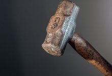 Женщину забили кувалдой и спрятали тело за шкаф