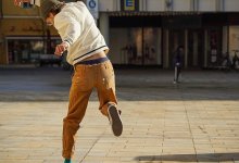 Подросток взломал LED-экран в Костанае