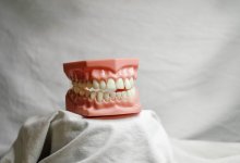 Пенсионные на стоматологию могут отменить в Казахстане