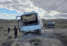 В Азербайджане автобус сорвался в овраг: пострадали 16 человек, среди них ребенок