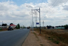 Инсталляция "Призрачный велосипед" напоминает о трагедии с молодой парой в Акжаре