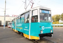 Год рабочих профессий: трамвай в цветах партии AMANAT вышел на маршруты Павлодара