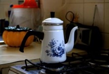 Чайник с кипятком опрокинула на себя девочка в Акмолинской области